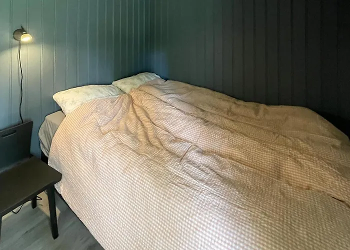 2 Bedroom Stunning In *